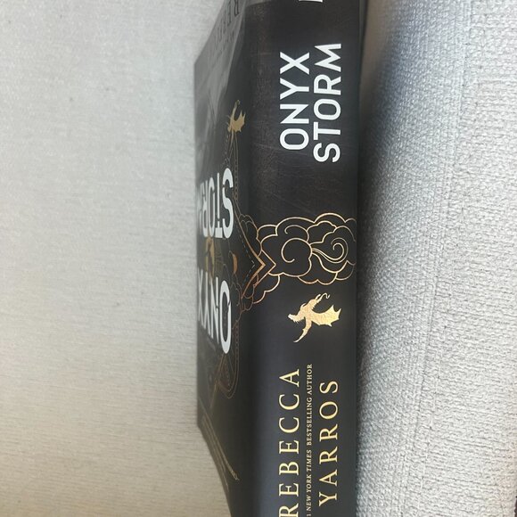 Onyx Storm by Rebecca Yarros - Picture 3 of 3